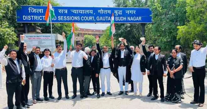 Advocate Council News : पाक प्रायोजित आतंकवाद के विरुद्ध भारतीय सेना की निर्णायक कार्रवाई के समर्थन में अधिवक्ता परिषद ने निकाली गर्व की ‘तिरंगा यात्रा’, वीर जवानों को किया नमन, तिरंगा यात्रा में दिखा वकीलों का उत्साह, देशभक्ति से गूंजा परिसर