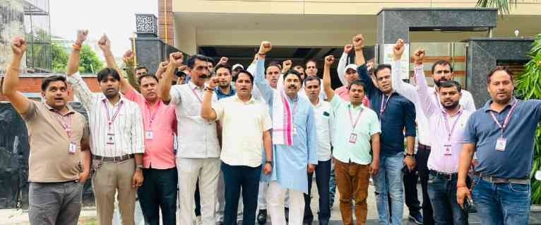 Corruption Free India News : ग्रेटर नोएडा के किसानों की पढ़ाई और इलाज पर लटका छूट का सवाल, करप्शन फ्री इंडिया संगठन ने भरी हुंकार, बोले