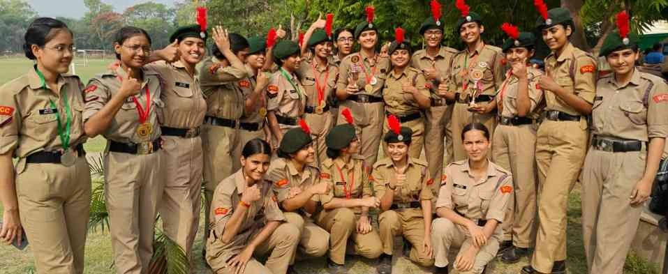 Sharda University News : “कंधों पर सितारे और दिलों में जोश, शारदा के कैडेट्स ने मचाई धूम”, संयुक्त वार्षिक प्रशिक्षण शिविर में शारदा विश्वविद्यालय के एनसीसी कैडेट्स ने झटके 2 ट्रॉफियां, 26 मेडल और बढ़ाया संस्थान का गौरव