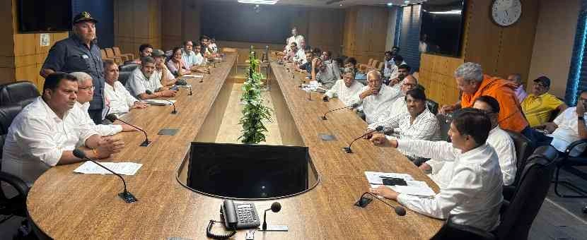 Greater Noida Authority News : ग्रेटर नोएडा को स्वच्छ बनाने की दिशा में नया कदम, प्राधिकरण ने की RWA प्रतिनिधियों से सीधी बातचीत, यूज़र चार्जेस की दी विस्तृत जानकारी