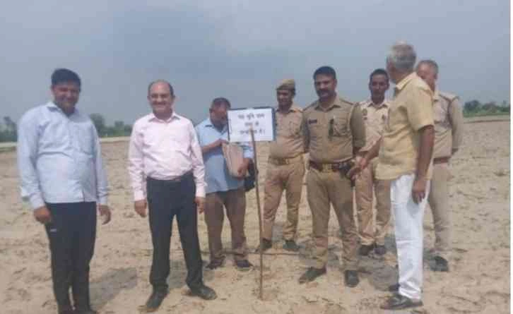 DM Breaking News : गौतमबुद्ध नगर प्रशासन का बड़ा वार, 2240 बीघा ग्रामसभा भूमि भू-माफियाओं से मुक्त!, मकनपुर खादर में वर्षों से कब्जा जमाए माफियाओं पर चला बुलडोजर, न्याय और विकास के रास्ते खुलने की नई शुरुआत