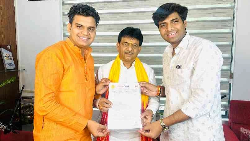 Breaking News : हिन्दी लेखन को मिले औपचारिक पहचान!, 