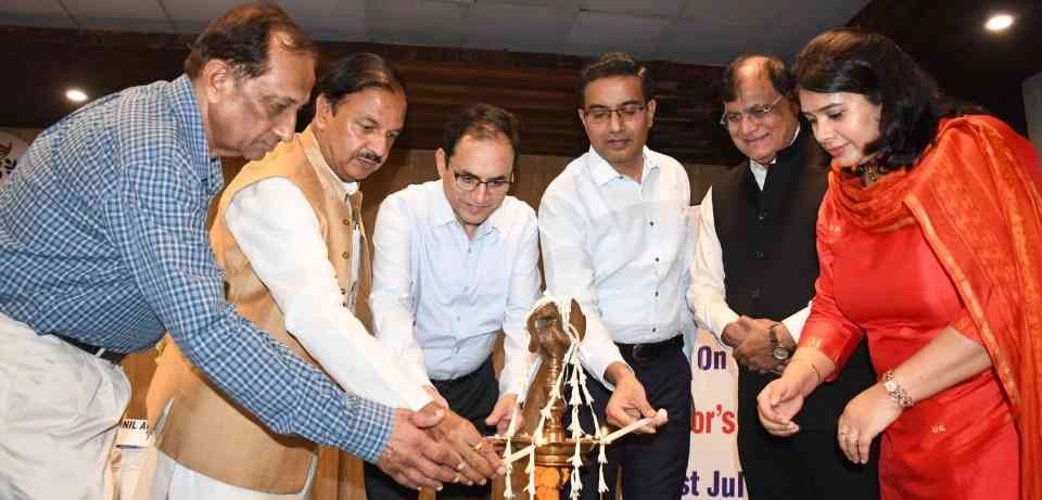 IMA Doctor Day News : संजीवनी से कम नहीं होते डॉक्टर, IMA भवन में मनाया गया राष्ट्रीय डॉक्टर्स डे, सांसद डॉ. महेश शर्मा और नोएडा प्राधिकरण सीईओ डॉ. लोकेश एम रहे प्रमुख अतिथि