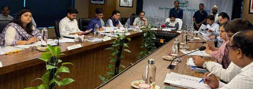 Greater Noida Authority News : “लापरवाही नहीं चलेगी, जवाबदेही तय होगी”, ग्रेनो प्राधिकरण की समीक्षा बैठक में मंत्री नंदी का सख्त संदेश, हरियाली बढ़ाने से लेकर स्टाफ की तैनाती तक दिए कई अहम निर्देश