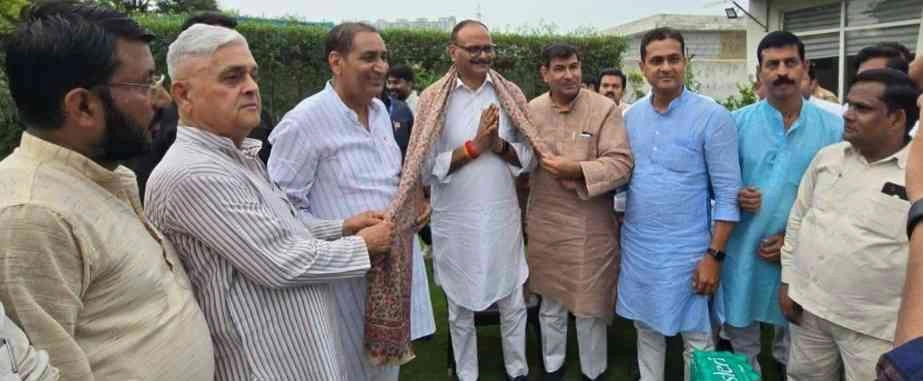 BJP Depty CM News : “पार्टी की नीतियों को जन-जन तक पहुँचाएं”, ग्रेटर नोएडा में उपमुख्यमंत्री बृजेश पाठक का हुआ भव्य स्वागत, कार्यकर्ताओं में दिखा उत्साह, बृजेश पाठक का संबोधन “संगठन की शक्ति ही हमारी असली पहचान”