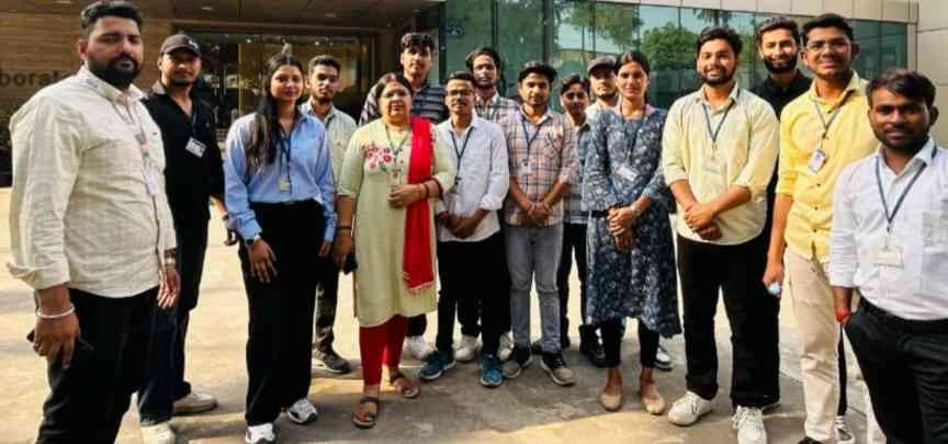 NIET College News : "शिक्षा और उद्योग का सेतु बना एनआईईटी फार्मेसी संस्थान, छात्रों ने हाईग्लांस प्रयोगशाला का औद्योगिक अध्ययन किया, औषधि निर्माण की बारीकियों को जाना नज़दीक से!", तकनीक और टूल्स से छात्रों का सामना