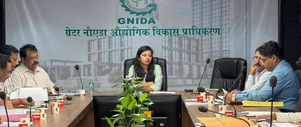 Greater Noida Authority News : ग्रेटर नोएडा में जल-सीवर व्यवस्था होगी हाईटेक, एसीईओ प्रेरणा ने दी सख्त हिदायतें, 'वन सिटी-वन ऑपरेटर' योजना को मिलेगी रफ्तार, जल गुणवत्ता, मीटरिंग, शोधित जल आपूर्ति और ऑपरेटर व्यवस्था में व्यापक सुधार की तैयारी, प्राधिकरण ने उठाए बड़े कदम
