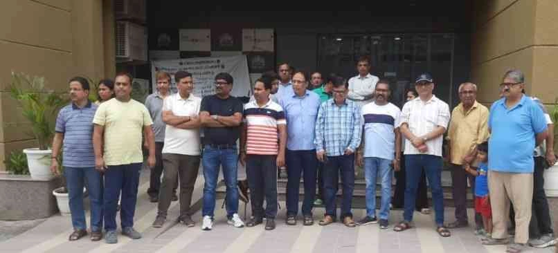 Eros Supernoom News : ईरोज सम्पूर्णम में फूटा जनाक्रोश का ज्वालामुखी, दूसरी बार गूंजा शांतिपूर्ण विरोध, पुलिस पहुंची मौके पर!, VCAM चार्ज से लेकर घटिया मेंटेनेंस तक – हर मुद्दे पर गरजे निवासी, प्रशासन से बोले- अब नहीं सहेंगे अन्याय!