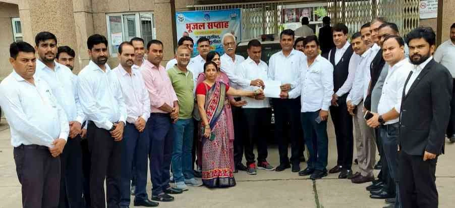 Sharda University Jyoti case News : शारदा यूनिवर्सिटी कांड पर उठा जनाक्रोश, आरडब्ल्यूए फेडरेशन ने सौंपा मुख्यमंत्री के नाम ज्ञापन!, “बेटी बचाओ” के नारे को लगा धक्का, न्याय के लिए सड़कों पर उतरे ग्रेटर नोएडा के नागरिक