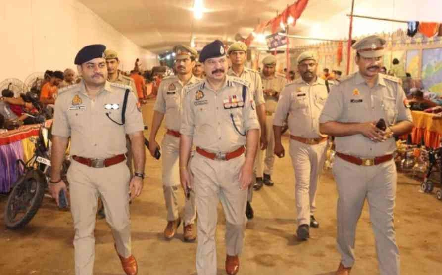 Kanwar Yatra 2025 : चप्पे-चप्पे पर अलर्ट, 24x7 मुस्तैद पुलिस बल, शिवभक्तों की सुरक्षा में ‘हर हर महादेव’ की तर्ज पर जुटा गौतमबुद्धनगर प्रशासन, कांवड़ यात्रा 2025 में दिखा प्रशासनिक समर्पण और सुरक्षा का शक्ति प्रदर्शन, गौतमबुद्धनगर बना सुरक्षित तीर्थगमन का मॉडल