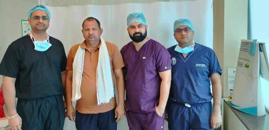 Fortis Hospital News : खेल का मैदान छोड़कर सर्जिकल ड्रामा, रीढ़ की नसों से चिपका था क्रिकेट बॉल जितना ट्यूमर, पैरालिसिस के बाद दोबारा चलने लगे सुबोध कुमार, फोर्टिस ने ‘रीढ़ की रस्सी’ पर खेला चमत्कार, सुबोध की जिंदगी को दी ‘पारालिसिस’ के जाल से मुक्ति!,