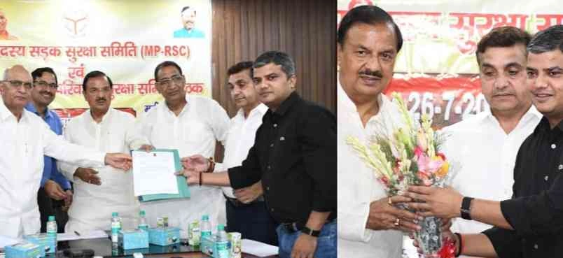 Breaking News : सड़क सुरक्षा पर बड़ा फोकस, विद्यालय यान समिति की समीक्षा बैठक में सांसद महेश शर्मा ने दिए कड़े निर्देश, 
