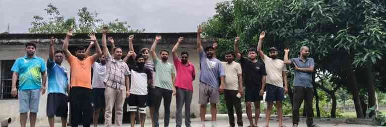 Greater Noida News : तीन दिन से पानी की बूंद, बूंद को तरस रहा ग्रेटर नोएडा का सेक्टर MU-2, RWA अध्यक्ष धर्मेंद्र राठी ने प्राधिकरण को दी चेतावनी,