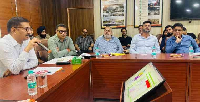 Yamuna Authority News : टॉय पार्क योजना को रफ्तार देने की कवायद, 84 भूखण्डों पर लीज डीड प्रक्रिया पूरी, यमुना प्राधिकरण ने शेष आवंटियों से जल्द कार्ययोजना सौंपने का आग्रह, अब तक 140 में से 84 भूखंडों पर लीज डीड प्रक्रिया पूरी, CEO राकेश कुमार सिंह का सीधा संवाद "समय पर एक्शन प्लान दें, निर्माण शुरू करें"