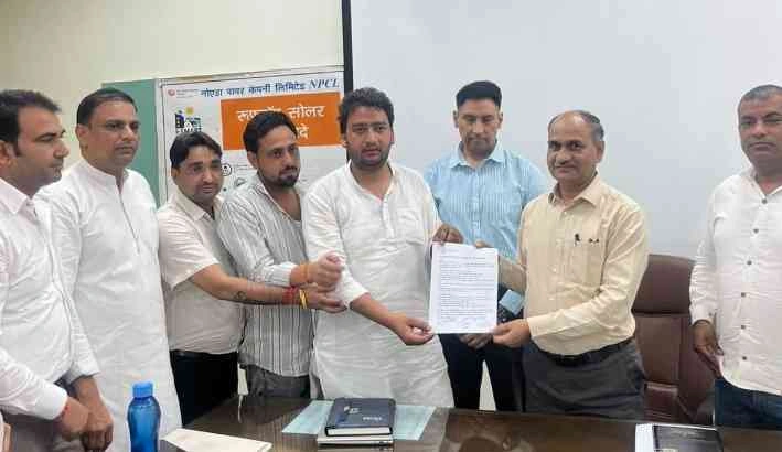 Greater Noida Authority News : 26 साल से वादों का बोझ ढोते वैदपुरा के ग्रामीण, एनपीसीएल पर भरोसा पड़ा महंगा, अब आंदोलन की चेतावनी “बिजली तो दूर, वादों की रौशनी भी नहीं पहुंची गांव तक”, बोले ग्रामीण, 10 दिन की डेडलाइन, नहीं तो बड़ा आंदोलन