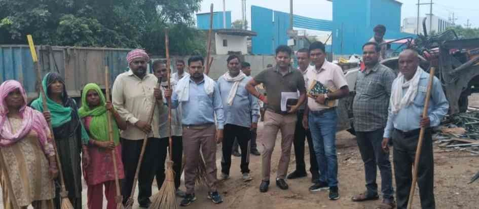 Greater Noida West News : "कूड़े के कुप्रबंधन पर कोको काउंटी को झटका!", स्वच्छता में लापरवाही पर ग्रेनो अथॉरिटी ने ठोका ₹10,500 का जुर्माना, गांवों में चलेगा सफाई अभियान, सोसाइटीज़ और कंपनियों को चेतावनी