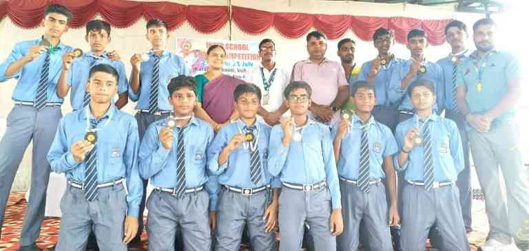 Rao Kaushal School News : कबड्डी के रणभूमि में डिवाइन पब्लिक स्कूल ने दिखाया दम!, राव कौशल स्कूल की प्रतियोगिता में जीता ब्रॉन्ज मेडल, 15 स्कूलों को पीछे छोड़ा,
