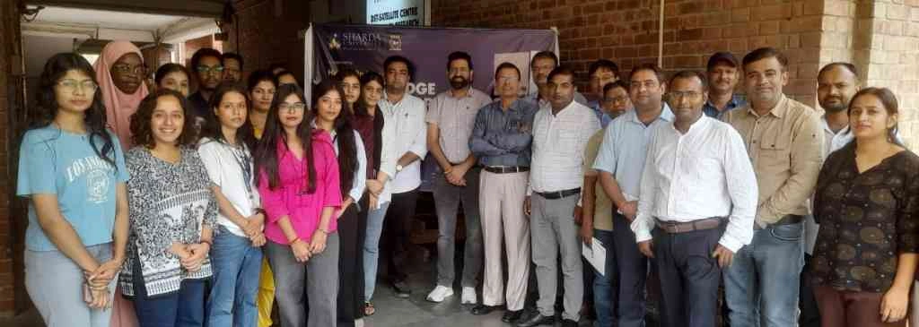 Sharda University News : शारदा विश्वविद्यालय में क्रोमैटोग्राफी तकनीकों पर दो दिवसीय प्रशिक्षण कार्यक्रम संपन्न, छात्रों को मिली वैज्ञानिक अनुसंधान की आधुनिक विधियों की बारीक जानकारी, एचपीटीएलसी जैसे उपकरणों के माध्यम से आयुर्वेदिक औषधियों की प्रामाणिक पहचान पर दिया गया विशेष जोर