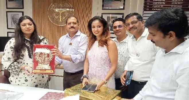 DM GB Nagar On IBA News : IBA की जिलाधिकारी मेधा रूपम से शिष्टाचार भेंट, औद्योगिक विकास की नई उम्मीदें!, “गौतम बुद्ध नगर के विकास में उद्योगों की भूमिका होगी और सशक्त”, जिलाधिकारी का आश्वासन उद्योगों को नहीं आने दी जाएगी कोई बाधा