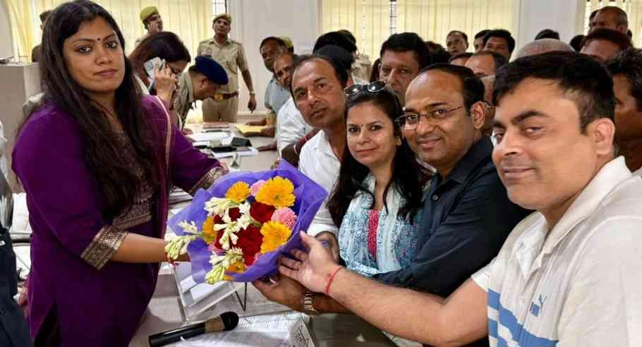 Greater Noida West News : ग्रेटर नोएडा वेस्ट की समस्याओं को लेकर GBN विकास समिति की जिलाधिकारी मेधा रूपम से अहम मुलाकात, नई डीएम से उम्मीदें, समाधान की दिशा में पहला कदम— सार्वजनिक परिवहन, स्वास्थ्य सुविधाएं, और जलभराव जैसे मुद्दों पर की गई गंभीर चर्चा