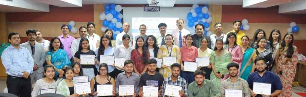 Accurate College News : शिक्षा, सफलता और सम्मान का महाकुंभ, एक्युरेट कॉलेज में प्लेसमेंट और मेधावी छात्र सम्मान समारोह ने रचा नया इतिहास!, नॉलेज पार्क स्थित एक्युरेट ग्रुप ऑफ़ इंस्टीट्यूशंस में छात्रों को मिला उनका सपना, शिक्षा बनी भविष्य की उड़ान का ज़रिया