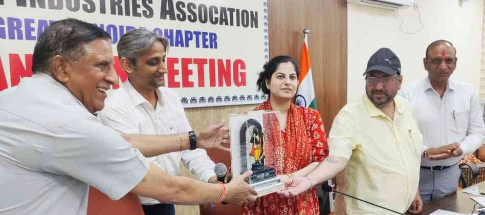 IIA On DCP Meet News : डिजिटल दौर में साइबर सुरक्षा पर मंथन, आईआईए ग्रेटर नोएडा के उद्यमियों ने सीखे ऑनलाइन ठगी से बचाव के कारगर उपाय, मुख्य अतिथि के रूप में पहुंचीं डीसीपी साइबर क्राइम, सुश्री प्रीति यादव, 40 मिनट का ज्ञानवर्धक सत्र