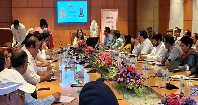 UPITS Expo News : ग्रेटर नोएडा से उठी भव्य आयोजन की गूंज, जिलाधिकारी की अध्यक्षता में यूपी इंटरनेशनल ट्रेड शो-2025 की तैयारियों की समीक्षा बैठक सम्पन्न, प्रचार-प्रसार होगा बड़े स्तर पर, भोजन और स्वच्छता पर रहेगा विशेष ध्यान, सुरक्षा और यातायात की पुख्ता व्यवस्था