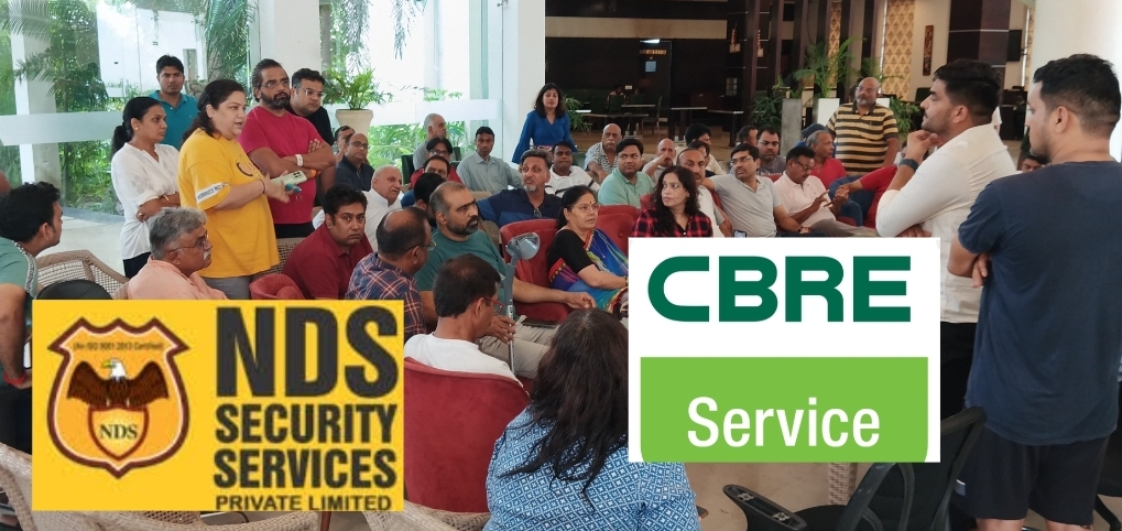 Greater Noida News: पैरामाउंट गोल्फ फॉरेस्ट के निवासियों का CBRE, NDS सिक्योरिटी और बिल्डर पर फूटा गुस्सा, सिक्योरिटी मुद्दे पर जबरदस्त प्रोटेस्ट, पुलिस ने दी चोरों की जल्द गिरफ्तारी की गारंटी