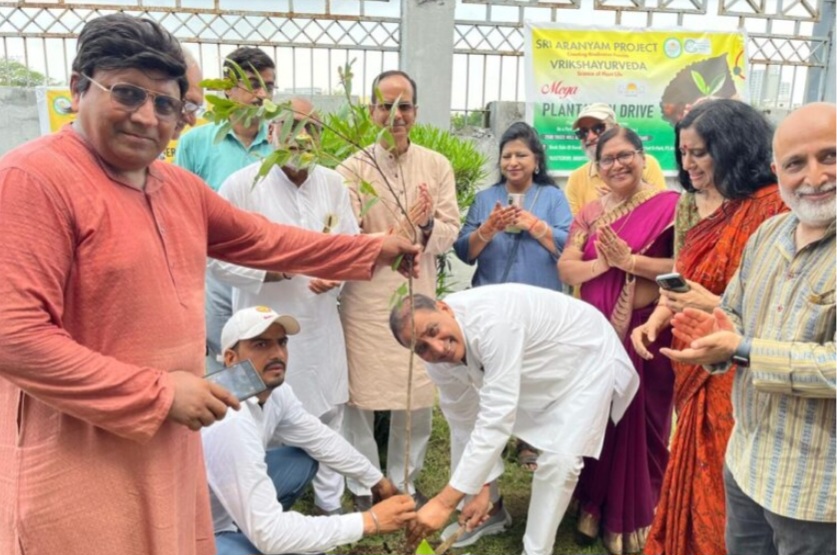 Greater Noida News: ग्रेटर नोएडा में श्री अरण्यम परियोजना के तहत हुआ वृक्षारोपण, पर्यावरण संरक्षण की दिशा में महत्वपूर्ण कदम, दादरी विधायक तेजपाल नागर ने किया उद्घाटन