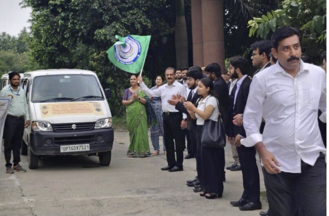 Greater Noida News : राष्ट्रीय लोक अदालत के प्रचार के लिए जिला जज ने दिखाई हरी झंडी, ग्रामीण और शहरी क्षेत्रों में प्रचार अभियान शुरू
