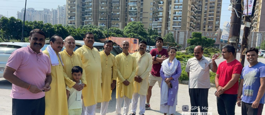 Greater Noida West News : ग्रेटर नोएडा वेस्ट स्पीड ब्रेकर की सुरक्षा के लिए अफसरों ने किया निरीक्षण, जल्द बनेगा सुरक्षा कवच