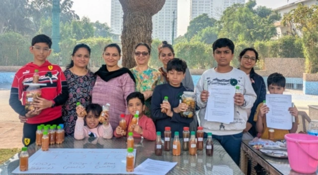 Paramount Golf Foreste Society News : इको क्लब ने बच्चों के लिए आयोजित की अनोखी बायो-एंजाइम कार्यशाला, ‘ओली द ऑरेंज पील’ की कहानी ने जीता दिल, पर्यावरण संरक्षण की सीख, रसोई कचरे से ‘क्लीनर’ बनाने की कला सीखकर बच्चे बने छोटे इको-वारियर्स, बायो-एंजाइम क्या है? बच्चों को मिला ज्ञान + प्रैक्टिकल अनुभव