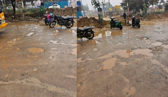Greater Noida West News : “स्मार्ट सिटी का सपना, गड्ढों में दम तोड़ता सच!”, ग्रेटर नोएडा वेस्ट में टूटी सड़कें बनीं जानलेवा, प्राधिकरण की चुप्पी पर जनता का फूटा गुस्सा, जानलेवा बनी Cherry County से Amrapali Centurion तक की सड़क