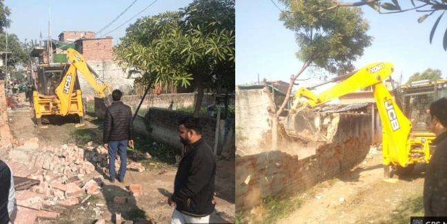 Greater Noida Authority News : डूब क्षेत्र में भी नहीं बख्शा गया अतिक्रमण!, ग्रेटर नोएडा में गरजा बुलडोज़र, 16 दिन में छठी बड़ी कार्रवाई से अवैध कॉलोनाइज़र परेशान, डूब क्षेत्र में बनी ‘शिवम एंक्लेव’ पर चला बुलडोज़र, सीईओ NG रवि कुमार का सख़्त संदेश अवैध निर्माण पर ज़ीरो टॉलरेंस