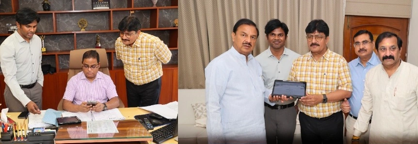 Noida Authority News : “अब मोबाइल से होगी देश की गिनती, घर बैठे बनेगा विकास का डेटा!”, जनगणना-2027 की डिजिटल शुरुआत, नोएडा में सांसद डॉ. महेश शर्मा व प्राधिकरण के CEO कृष्णा करुणेश ने खुद की स्वगणना कर नागरिकों को दिया बड़ा संदेश