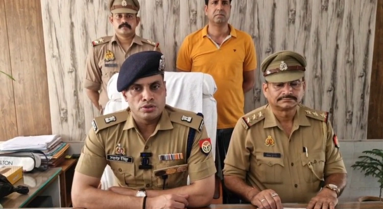 Police News : बाइक चोरों का ‘स्क्रैप साम्राज्य’ ध्वस्त!, चोरी की गाड़ियों को मिनटों में बना देते थे कबाड़, सूरजपुर पुलिस ने 18 लाख के माल के साथ दबोचा अंतरराज्यीय गिरोह, दिल्ली-एनसीआर से लेकर कई राज्यों तक फैला था नेटवर्क, एडीसीपी स्वतंत्र सिंह बोले गुलिस्तानपुर अंडरपास से हुई गिरफ्तारी, लंबे समय से थी तलाश, कई मामलों का हो सकता है खुलासा
