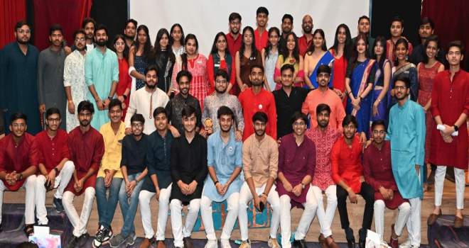 जीएल बजाज में फेयरवेल का आयोजन अविस्मरणीय यादों और यादगार पलों को किया याद