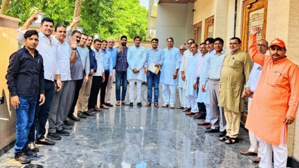 Greater Noida News: फेडरेशन ऑफ RWA’s की बैठक में ग्रेटर नोएडा प्राधिकरण के सीईओ और एसीईओ के खिलाफ निंदा प्रस्ताव पारित