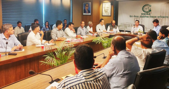 Greater Noida News: ग्रेटर नोएडा के औद्योगिक सेक्टरों में आएगा सुधार का दौर, एसीईओ सौम्य श्रीवास्तव ने उद्योग बंधु बैठक में दिए कई महत्वपूर्ण निर्देश
