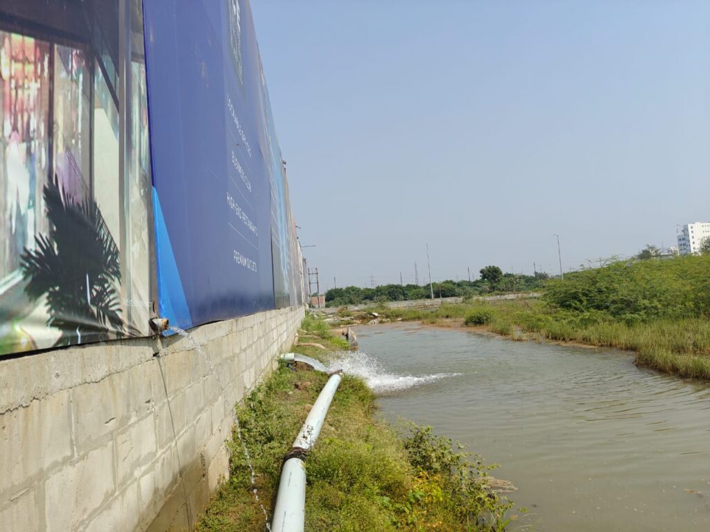 Builder Bujal Water News "भूजल संकट को बढ़ावा, ऐस बिल्डर ने लाखों लीटर स्वच्छ पानी को नाली में बहाने की छूट, प्रशासन की अनदेखी!", ACE बिल्डर की मनमानी, पहले भी हो चुकी है शिकायतें