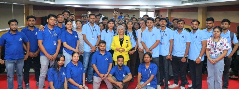 Accurate College News : एक्यूरेट कॉलेज में उड़ान, छात्रों ने सीखी सॉफ्ट स्किल्स और व्यक्तिगत ब्रांडिंग की कला, लेफ्टिनेंट डॉ. रीटा गंगवानी की कार्यशाला रही आकर्षण का केंद्र, छात्रों को मिला सॉफ्ट स्किल्स का महत्व
