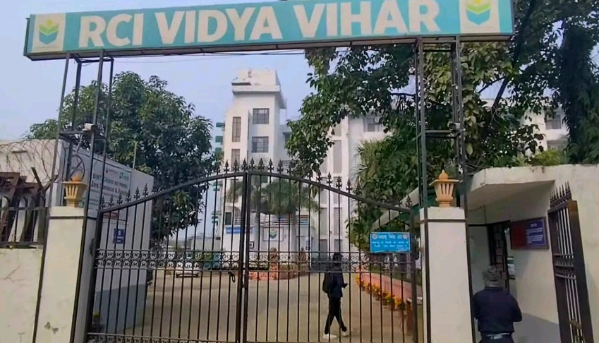 Breaking News : ग्रेटर नोएडा के नॉलेज पार्क हॉस्टल में चली गोलियां, दोस्ती से दुश्मनी तक का खतरनाक सफर, गोलीकांड में एक छात्र की मौत और दूसरा जिंदगी के लिए संघर्षरत, दोस्ती में दरार या अचानक भड़का विवाद?
