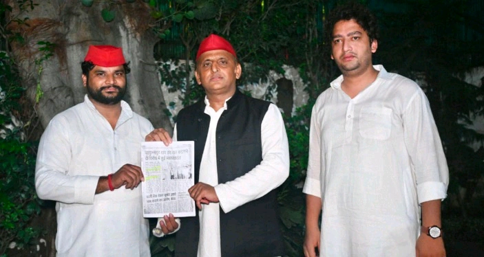 Breaking News : सादुल्लापुर गांव का नाम बदलने की राजनीति ने पकड़ा तूल, पंचायत से लेकर पूर्व मुख्यमंत्री अखिलेश यादव तक पहुंचा मामला, गांव आने का दिया संकेत, राजनीति का नया मोर्चा – गांव से निकलकर शहर तक चर्चा