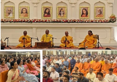 YSS News : भक्ति की लहर ने नोएडा को झकझोरा, हज़ारों लोगों ने अनुभव की भक्ति‍मय कीर्तन कीपरिवर्तनकारी शक्ति, 100 वर्ष पूर्ण होने पर YSS के नोएडा आश्रम में भक्ति‍मय कीर्तन का आयोजन