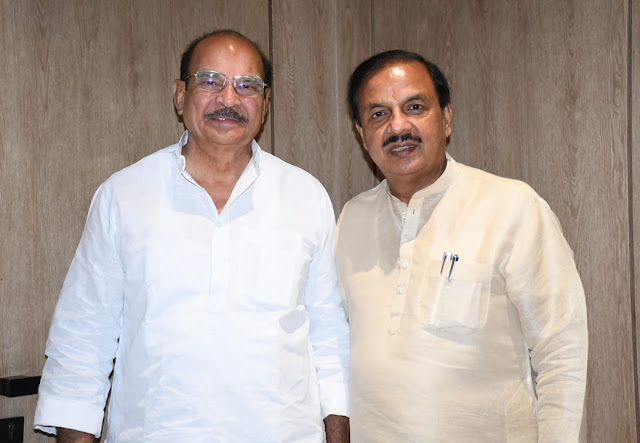 इस मीटिंग के मायने कुछ और सपा के परंपरागत वोट(यादव) काटने की बैठक, उनका पूरी यादव समाज में अच्छा खासा असर, डीपी यादव ने उन्हें भारी बहुमत से जीतने का आश्वासन दिया है