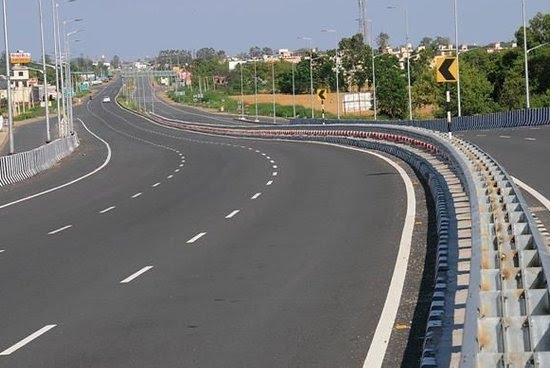 Noida Lucknow Expressway News: नोएडा से लखनऊ बस 4 घंटे में!, एकसाथ बन रहे 2 एक्सप्रेसवे, नोएडा से लखनऊ अभी लगते हैं 7 घंटे, 70KM घट जाएगी दूरी