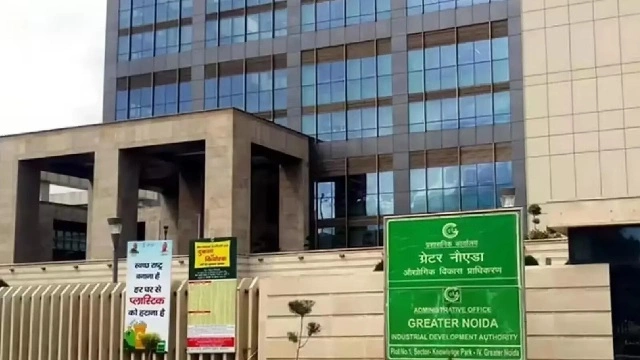 Greater Noida Authority News : “अब नहीं लगेगा ब्याज का पहाड़!” ग्रेटर नोएडा प्राधिकरण की बड़ी राहत—हजारों फ्लैट मालिकों के चेहरे खिले, OTS योजना से रजिस्ट्री और बकाया भुगतान का रास्ता हुआ आसान, ईडब्ल्यूएस से 135 वर्गमीटर तक के फ्लैट आवंटियों को बड़ी राहत, पेनल्टी माफ… लीज डीड पर 80% तक छूट, 30 सितंबर तक मिलेगा मौका