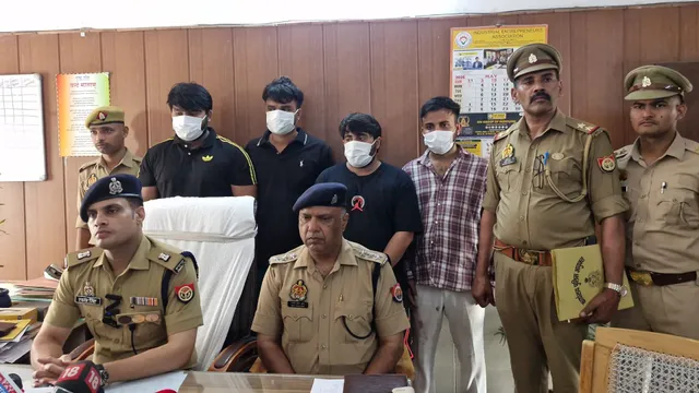 Treanding News  : फॉर्च्यूनर में घूम रहे थे ‘फिल्मी स्टाइल’ के चार शातिर, नंबर प्लेट गायब… हथियारों से लैस गैंग की बड़ी साजिश नाकाम, वारदात से पहले ही ईकोटेक-3 पुलिस ने कस दिया शिकंजादो पिस्टल, दो तमंचे, नौ कारतूस और बिना नंबर की फॉर्च्यूनर बरामद, हिस्ट्रीशीटर समेत चार बदमाश गिरफ्तार, किसी बड़ी वारदात की थी तैयारी