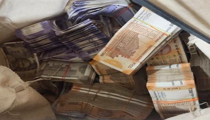 Lakhnawali News : लखनावली गांव में हवाला के पैसों से मचा हड़कंप, 18 लाख 82 हजार बरामद, मौके पर भारी पुलिस बल तैनात