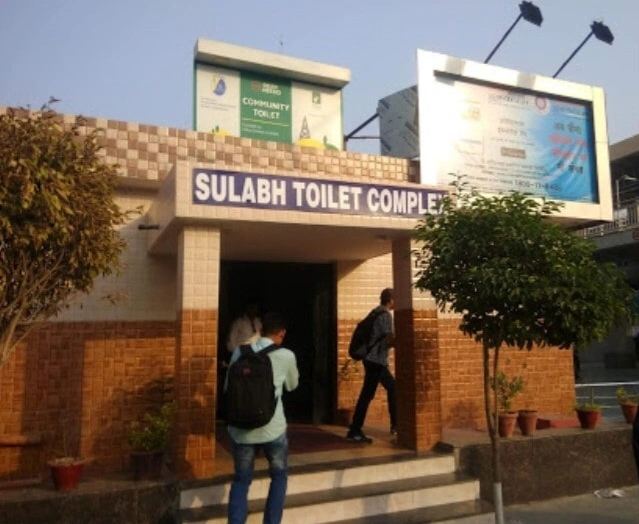 Noida Authority News : “नोएडा में स्वच्छता को बूस्ट, 260 सार्वजनिक शौचालयों का जिम्मा निजी एजेंसियों को, ”बीओटी मॉडल पर 5 साल का करार, बंद पड़े शौचालय होंगे फिर से चालू, शहर को मिलेगी बड़ी राहत, विज्ञापन से होगी आय, प्राधिकरण पर नहीं पड़ेगा बोझ